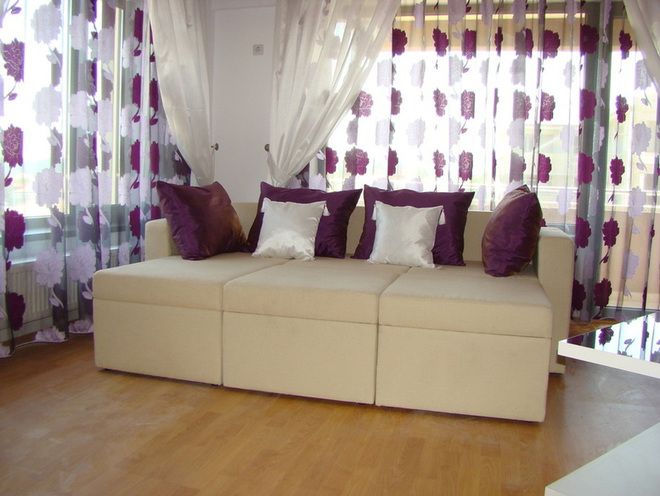 Camera de hotel open space cu canapea extensibila White