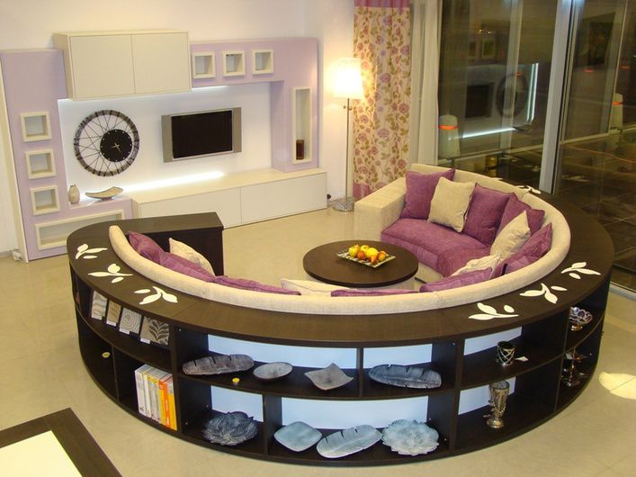 Camera de hotel cu canapea semiluna Purple&White