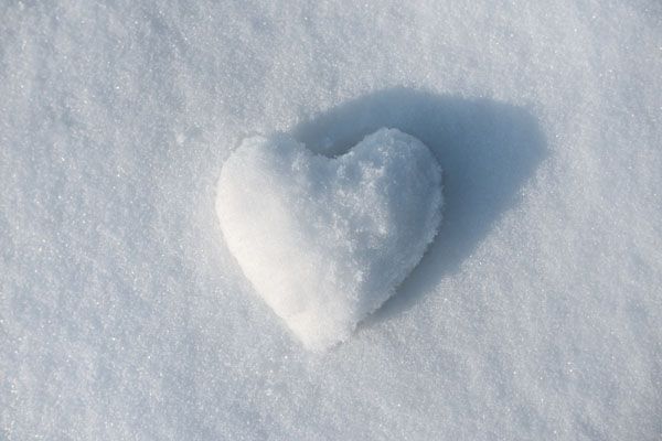 luxartim.ro-snowball, heart, background